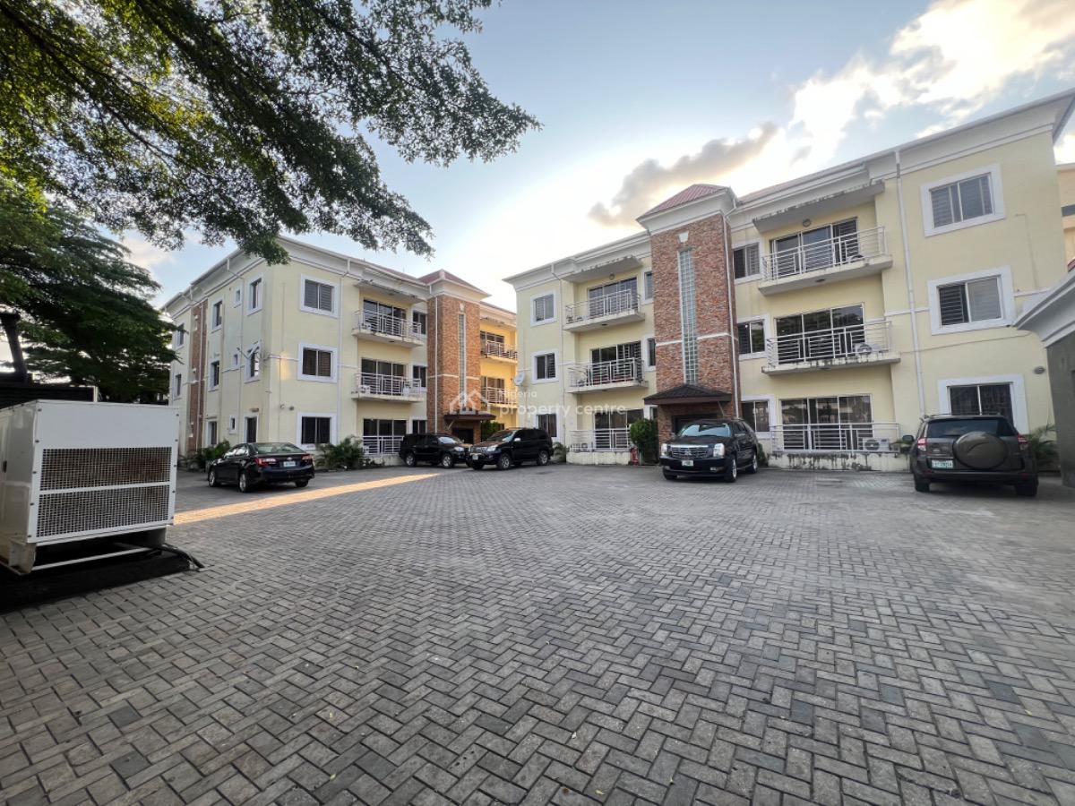 Luxury 3 Bedroom Apartment, Off Admiralty Way, Lekki Phase 1, Lekki, Lagos, Flat / Apartment for Rent