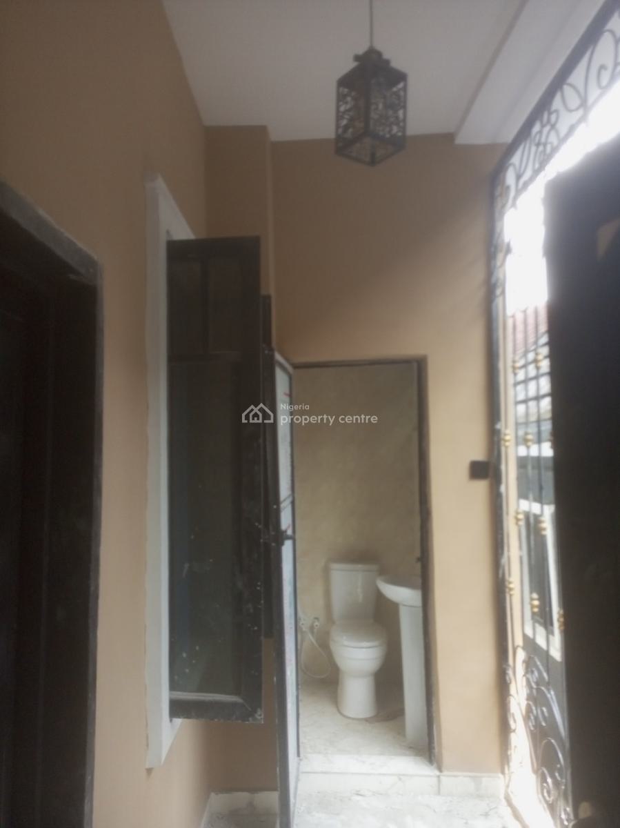 Luxury Newly Built 2 Bedroom, Hotel Bus Stop Bucknor Estate Jakande Axis., Isolo, Lagos, Flat / Apartment for Rent