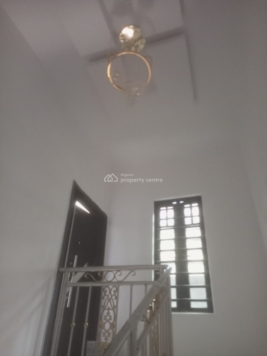 Luxury Newly Built 2 Bedroom, Hotel Bus Stop Bucknor Estate Jakande Axis., Isolo, Lagos, Flat / Apartment for Rent