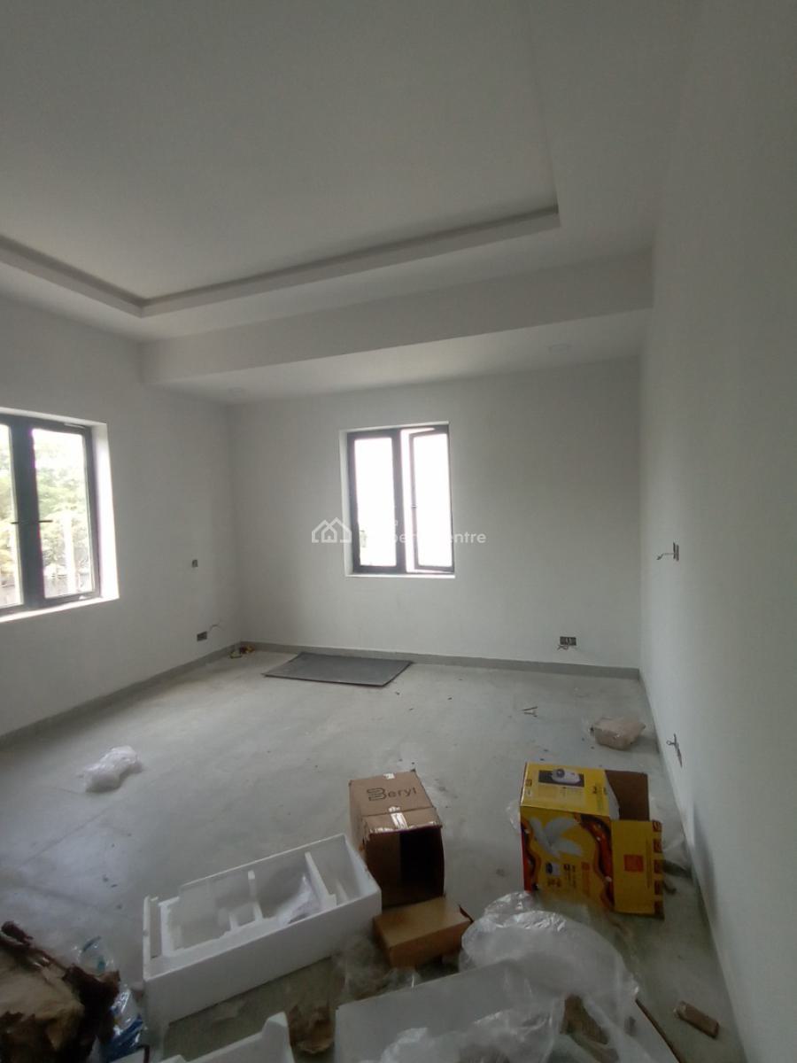 3 Bedroom Flat Upstairs, Phase 1, Lekki, Lagos, Flat / Apartment for Rent