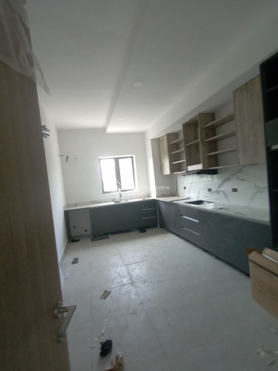 3 Bedroom Flat Upstairs, Phase 1, Lekki, Lagos, Flat / Apartment for Rent