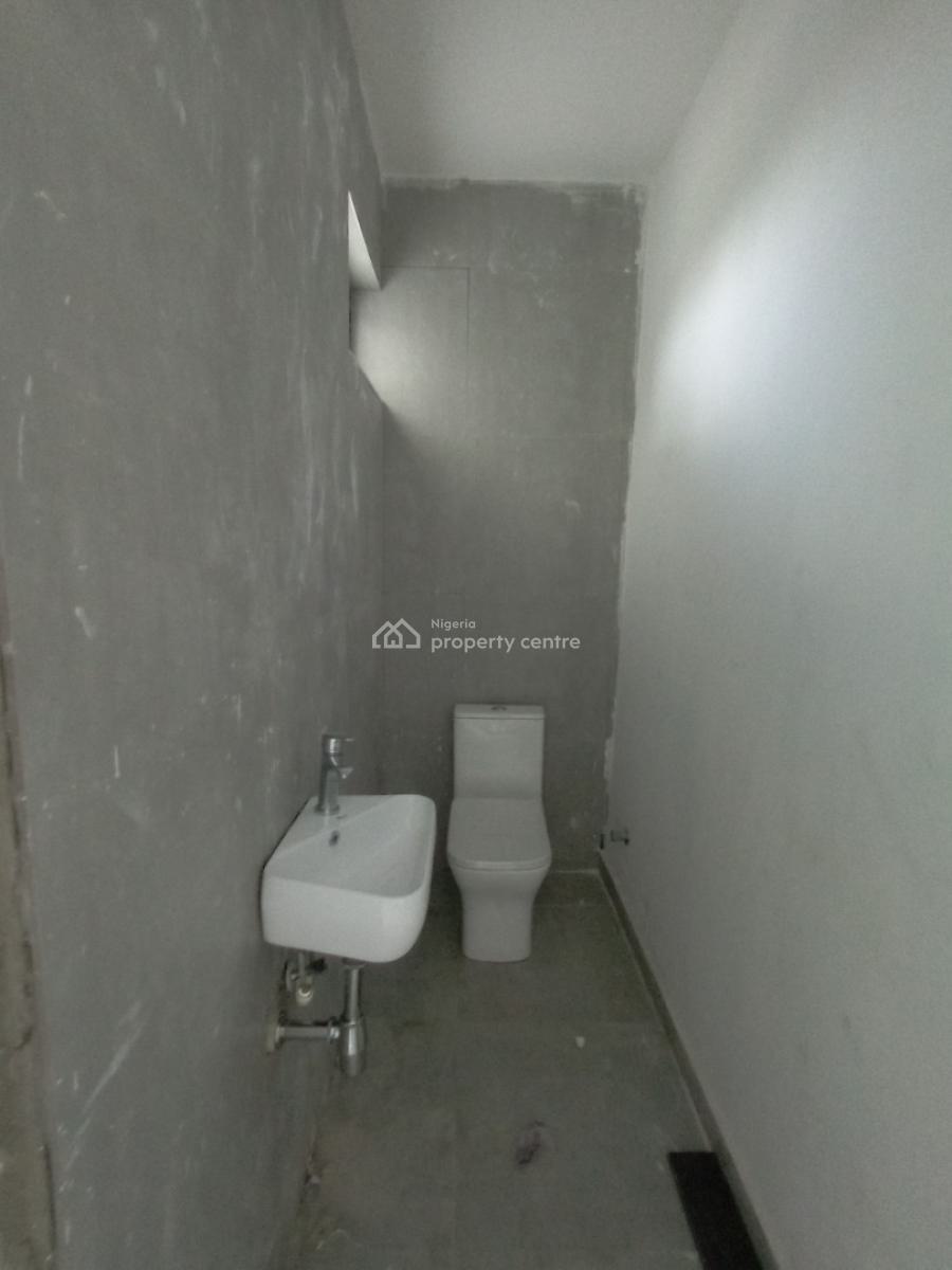 3 Bedroom Flat Upstairs, Phase 1, Lekki, Lagos, Flat / Apartment for Rent