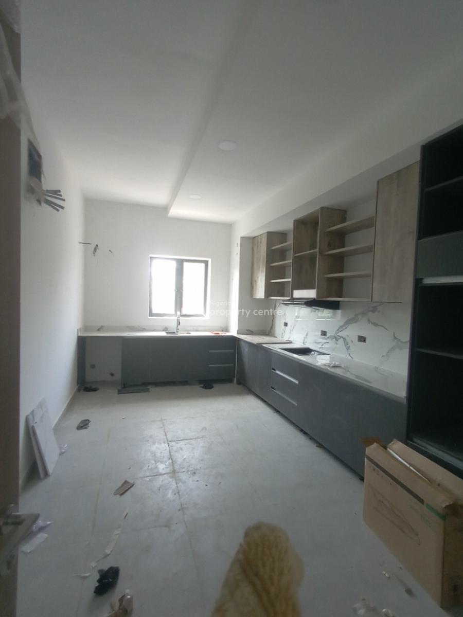 3 Bedroom Flat Upstairs, Phase 1, Lekki, Lagos, Flat / Apartment for Rent