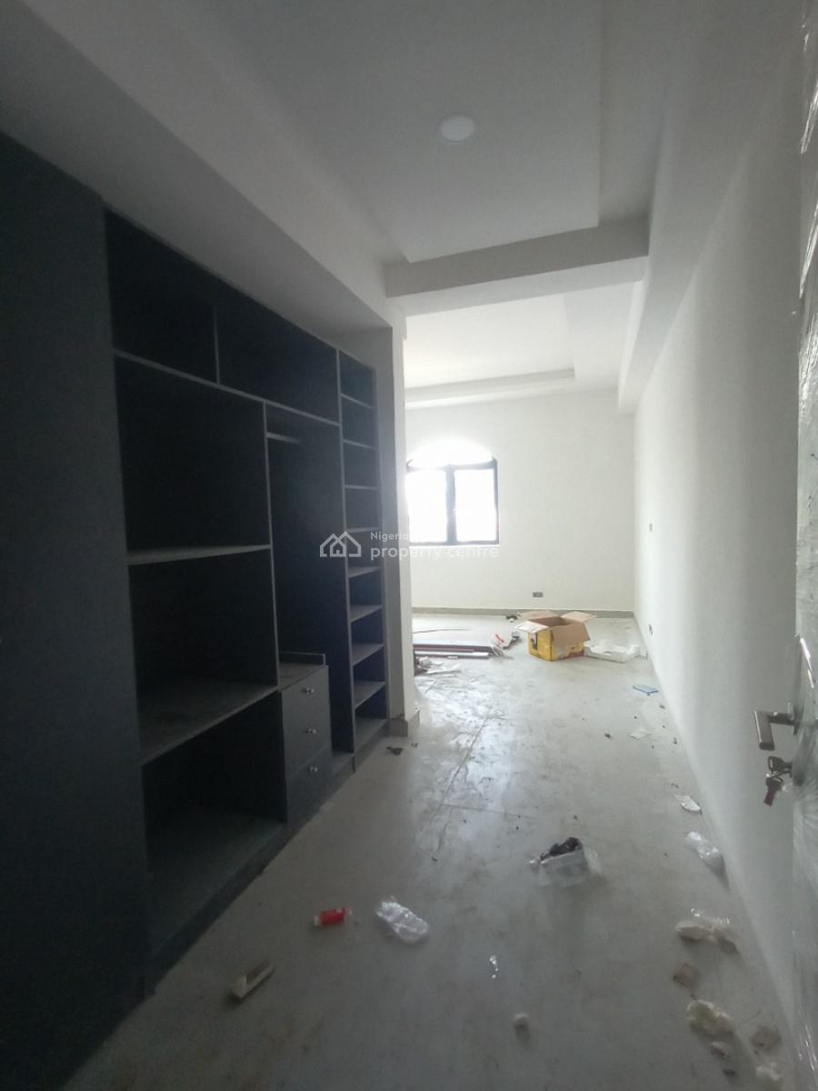 3 Bedroom Flat Upstairs, Phase 1, Lekki, Lagos, Flat / Apartment for Rent