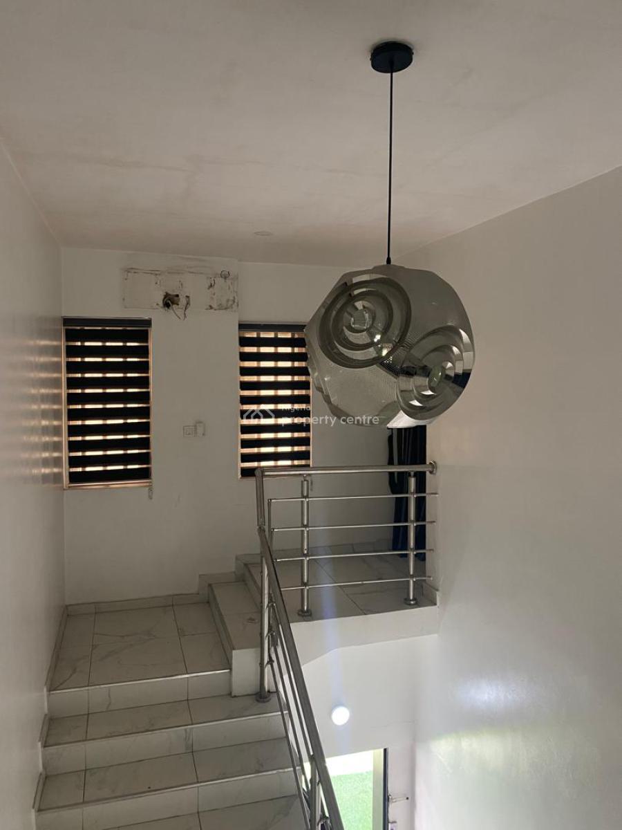 Newly Revamped 3 Bedroom Maisonnette Plus Bq with Separate Gate, Lekki Phase 1, Lekki, Lagos, Flat / Apartment for Sale