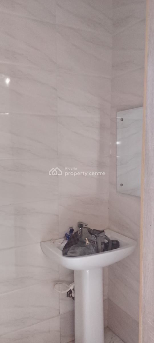 a Spacious Room Studio Apartment, Chevron Alternative Route/ Angle View Estate / Chevron, Lekki, Lagos, Self Contain (single Rooms) for Rent