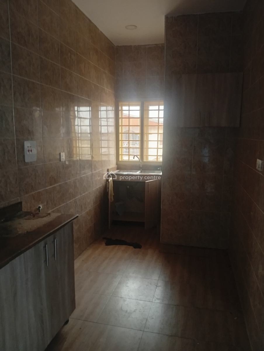 Executive 2 Bedroom Flat, Zion St.kolaq Bus Stop Via Ojodu Berger Lagos, Ojodu Berger, Ojodu, Lagos, Flat / Apartment for Rent