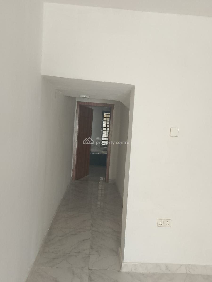 2 Bedroom Apartment, Ologolo Lekki, Lekki, Lagos, Flat / Apartment for Rent