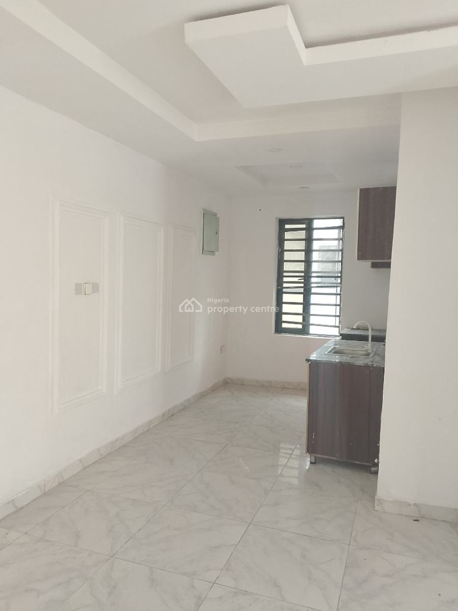 2 Bedroom Apartment, Ologolo Lekki, Lekki, Lagos, Flat / Apartment for Rent