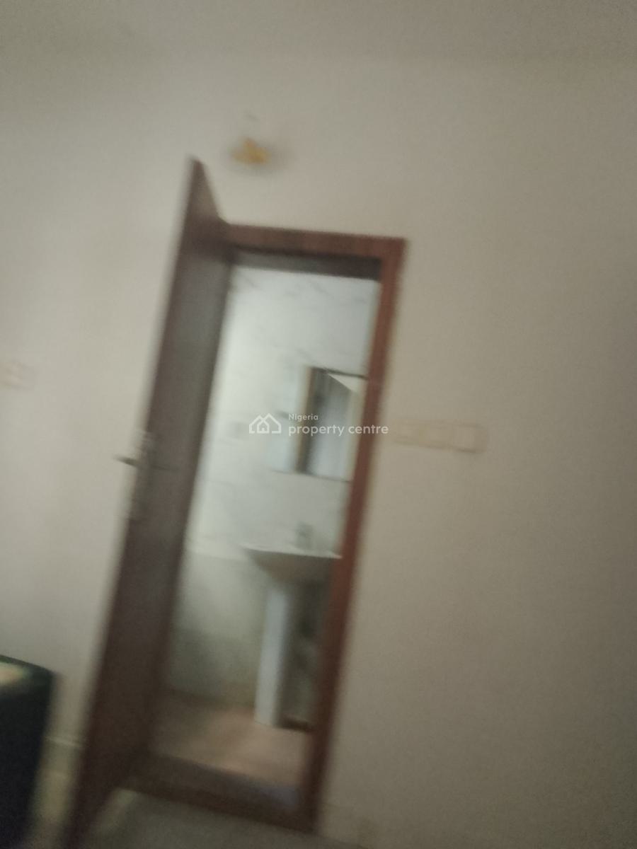 2 Bedroom Apartment, Ologolo Lekki, Lekki, Lagos, Flat / Apartment for Rent