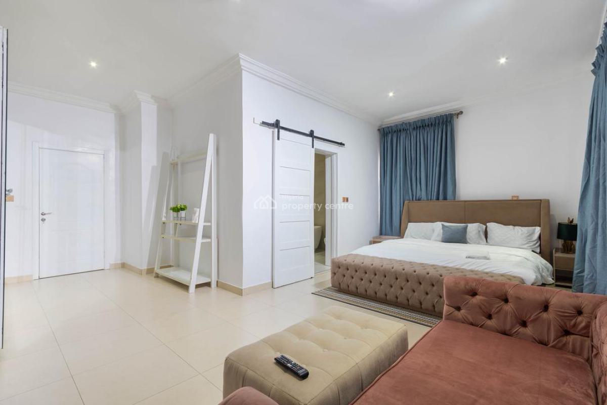 Neatly Pleasing 3 Bedroom Apartment, Ikate Elegushi, Lekki, Lagos, Flat / Apartment Short Let