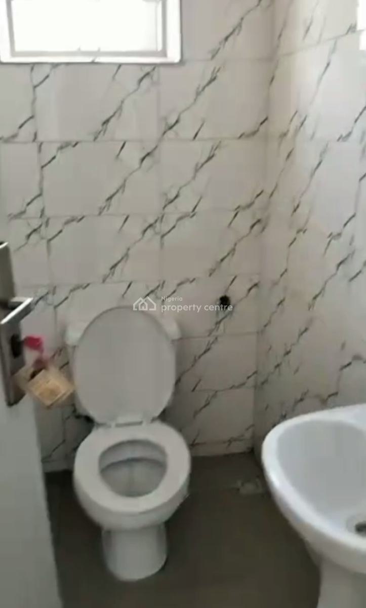 Spacious and Clean 2 Bedroom Apartment in a Block of Flats, Wuye, Abuja, Flat / Apartment for Rent