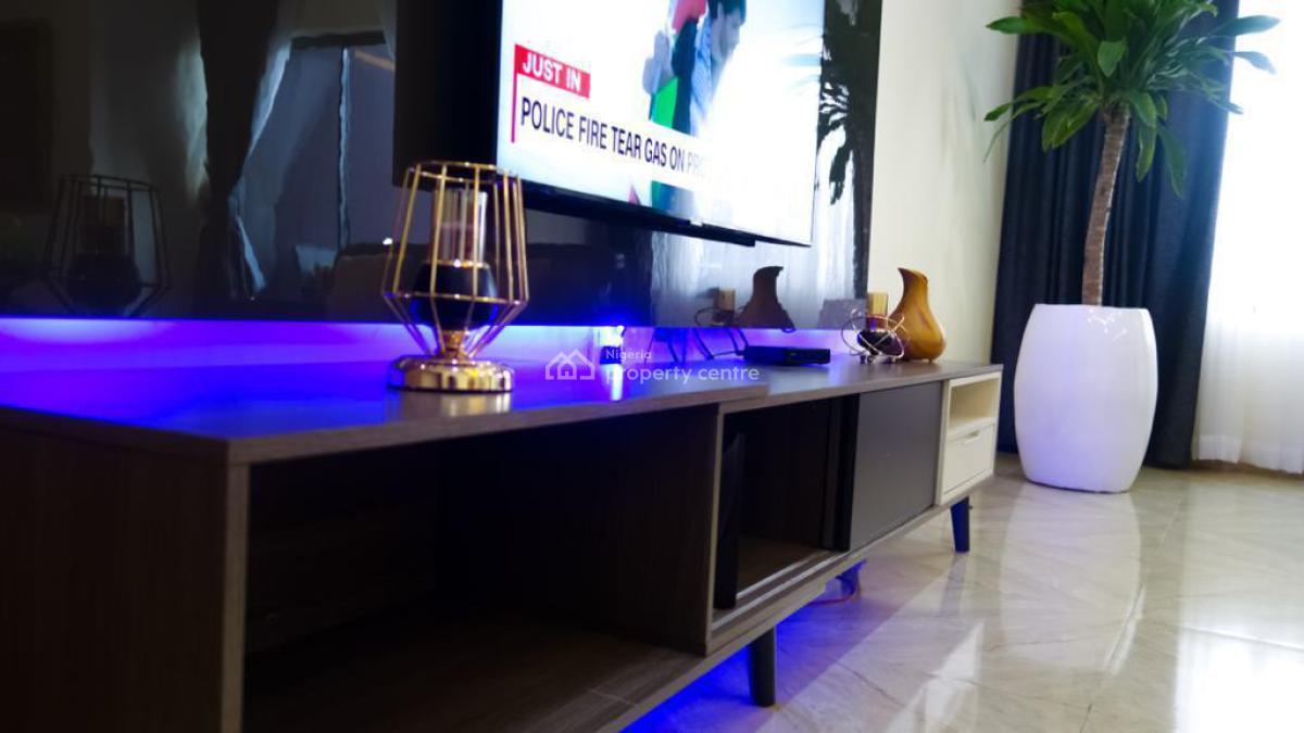 Fully Furnished and Serviced 3bedroom Apartment with a Bq, Phase 1, Lekki, Lagos, Flat / Apartment for Rent