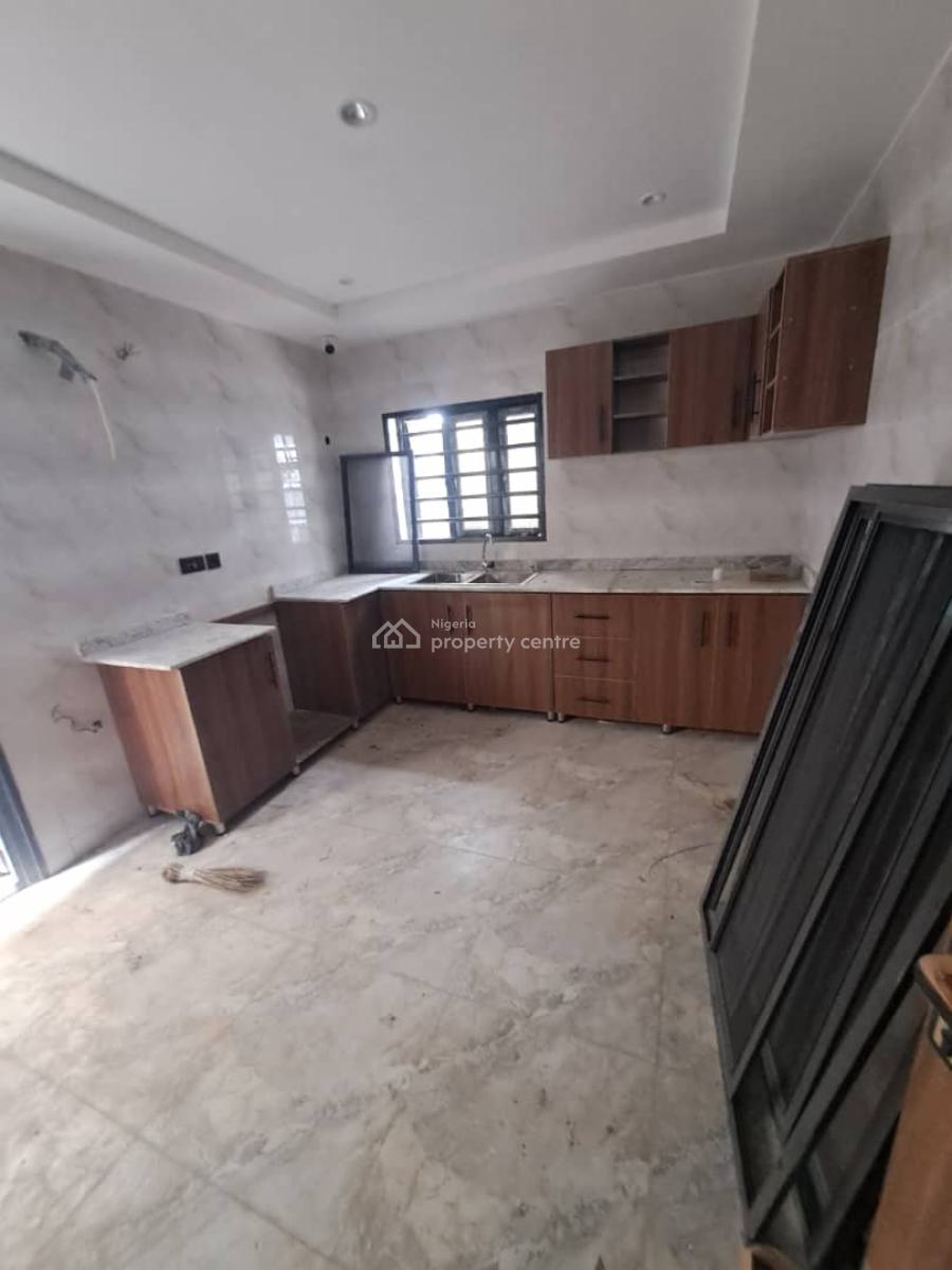 Newly Spacious 4 Bedroom Duple, Gra Phase 1, Magodo, Lagos, Flat / Apartment for Rent