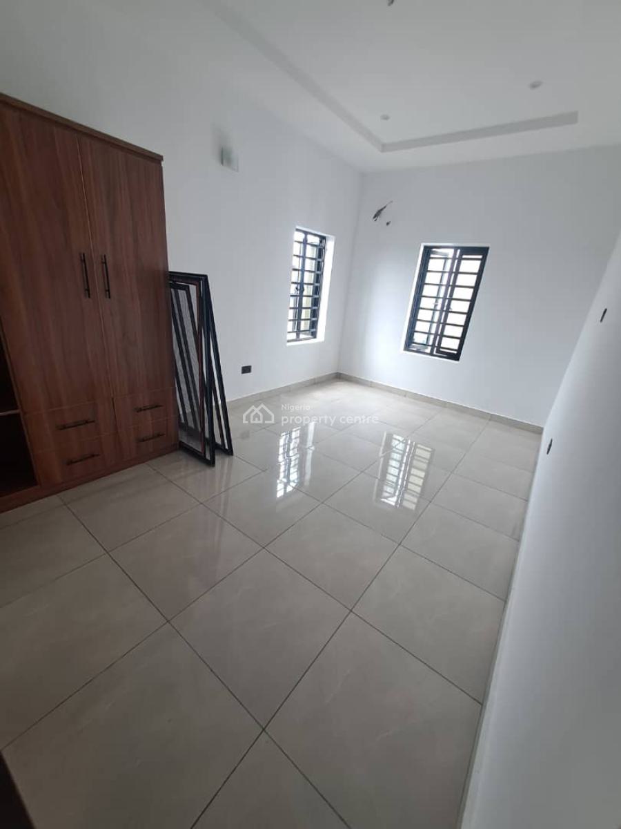 Newly Spacious 4 Bedroom Duple, Gra Phase 1, Magodo, Lagos, Flat / Apartment for Rent