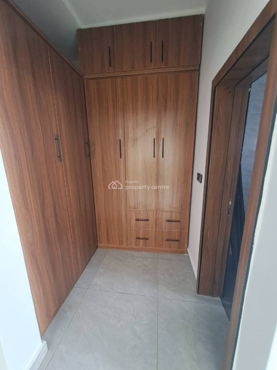 Newly Spacious 4 Bedroom Duple, Gra Phase 1, Magodo, Lagos, Flat / Apartment for Rent