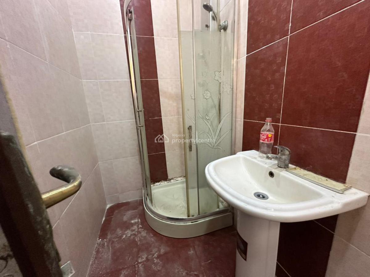 a Classic  5 Bedroom Semi Detached Duplex with a Room Bq, Omole Phase 2, Ikeja, Lagos, Flat / Apartment for Rent