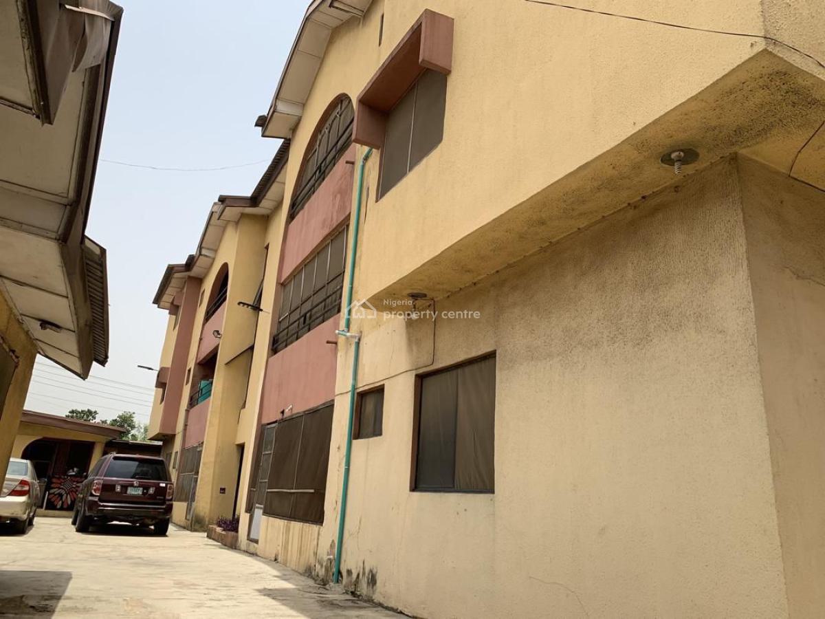 Solid Block of Flats Building in Katy, Prime Investment Opportunity, a Solid Buy-and-renovate Investment Opportunity in Apollo Estate, Ketu, Ketu, Lagos, Block of Flats for Sale