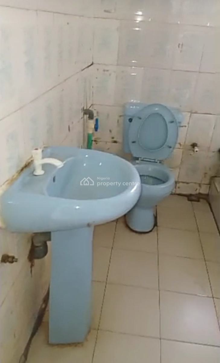 Spacious Master Bedroom in a Shared Apartment { Video}, Divine Homes Back Gate @ Thomas Estate, Ajah, Lagos, Self Contain (single Rooms) for Rent