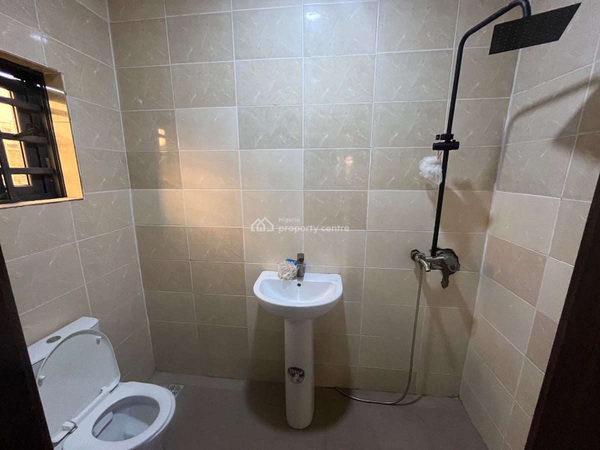 2bedroom Apartment, Gra Phase 1, Magodo, Lagos, Flat / Apartment for Rent