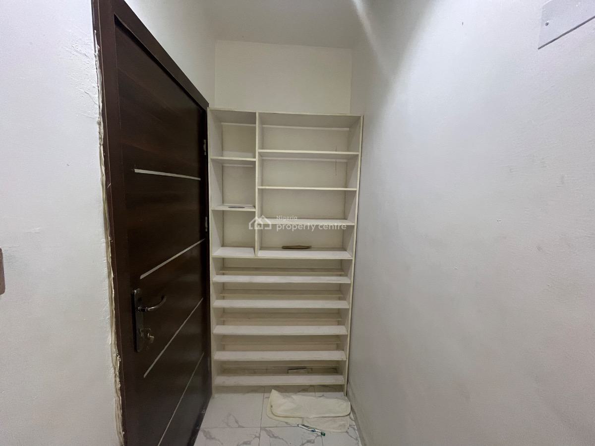 2bedroom Apartment, Gra Phase 1, Magodo, Lagos, Flat / Apartment for Rent