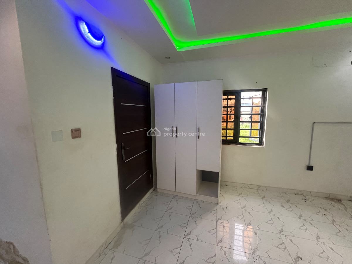 2bedroom Apartment, Gra Phase 1, Magodo, Lagos, Flat / Apartment for Rent