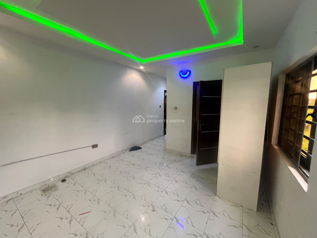 2bedroom Apartment, Gra Phase 1, Magodo, Lagos, Flat / Apartment for Rent