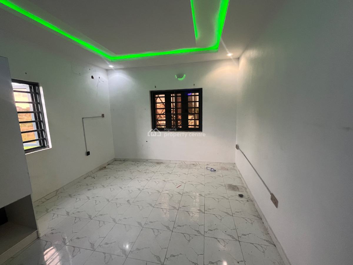 2bedroom Apartment, Gra Phase 1, Magodo, Lagos, Flat / Apartment for Rent