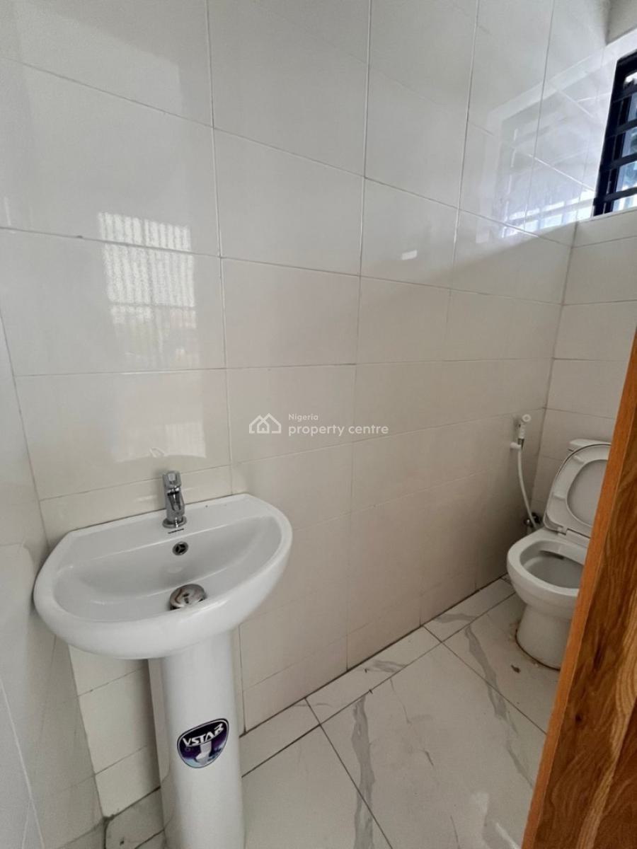 Standard 3 Bedroom Apartment, Royal Garden Estate, Ajah, Lagos, Flat / Apartment for Rent