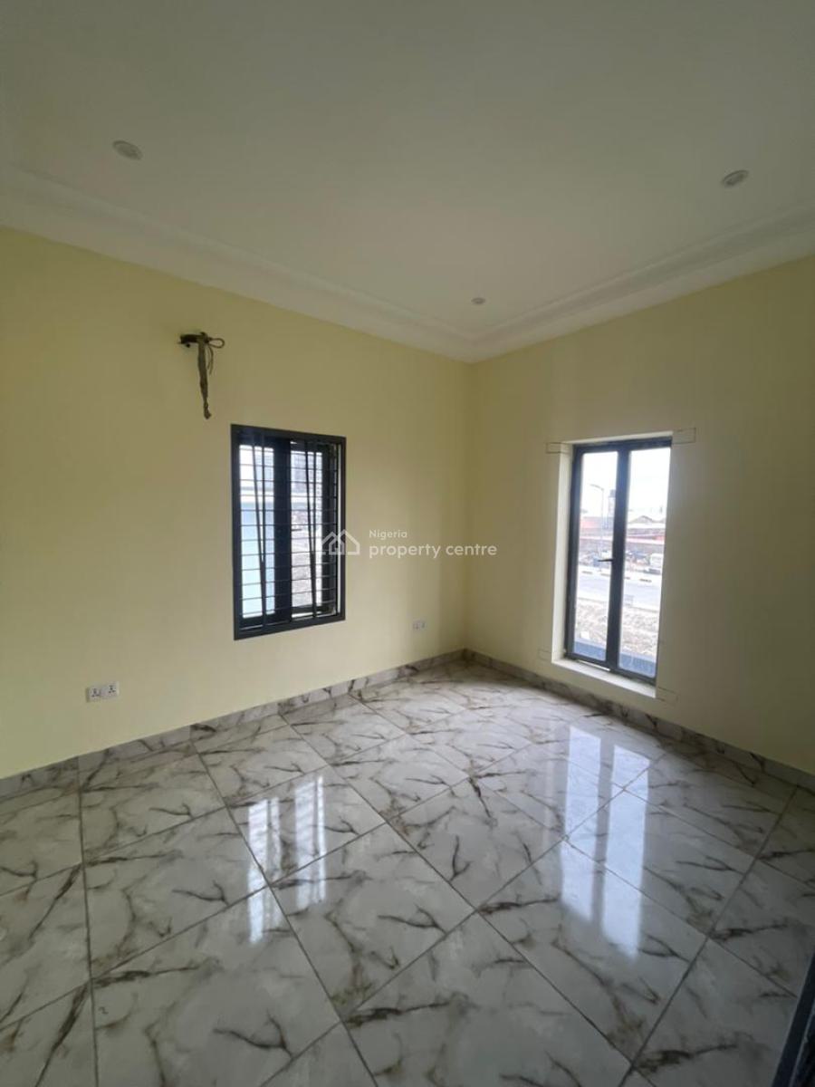 Modern 3-bedroom Flat & 4-bedroom Penthouse --- Lekki Phase 1, Pinnacle Filling Station on Lekki Right., Lekki, Lagos, House for Rent