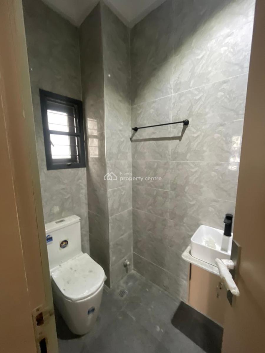 Modern 3-bedroom Flat & 4-bedroom Penthouse --- Lekki Phase 1, Pinnacle Filling Station on Lekki Right., Lekki, Lagos, House for Rent