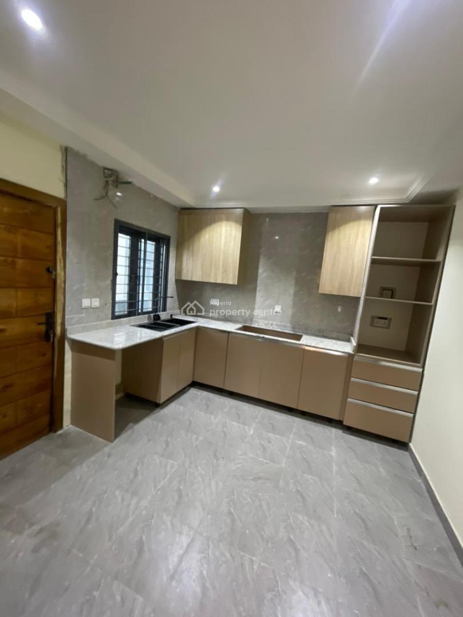 Modern 3-bedroom Flat & 4-bedroom Penthouse --- Lekki Phase 1, Pinnacle Filling Station on Lekki Right., Lekki, Lagos, House for Rent