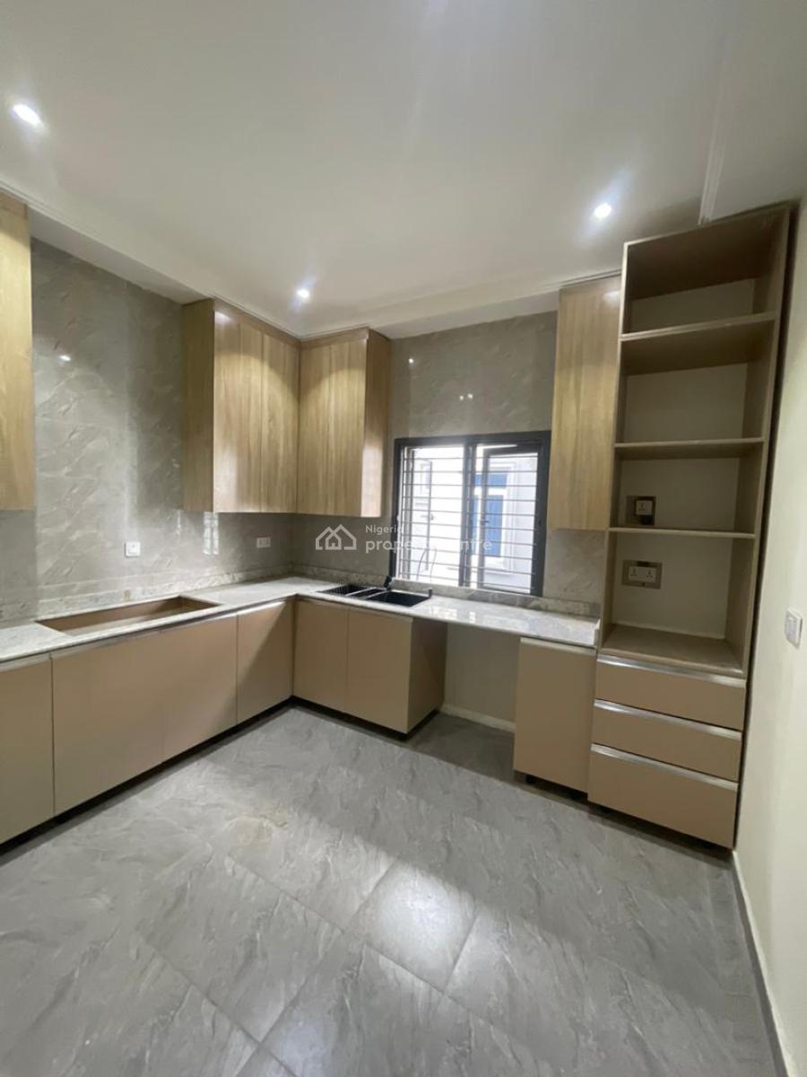 Modern 3-bedroom Flat & 4-bedroom Penthouse --- Lekki Phase 1, Pinnacle Filling Station on Lekki Right., Lekki, Lagos, House for Rent