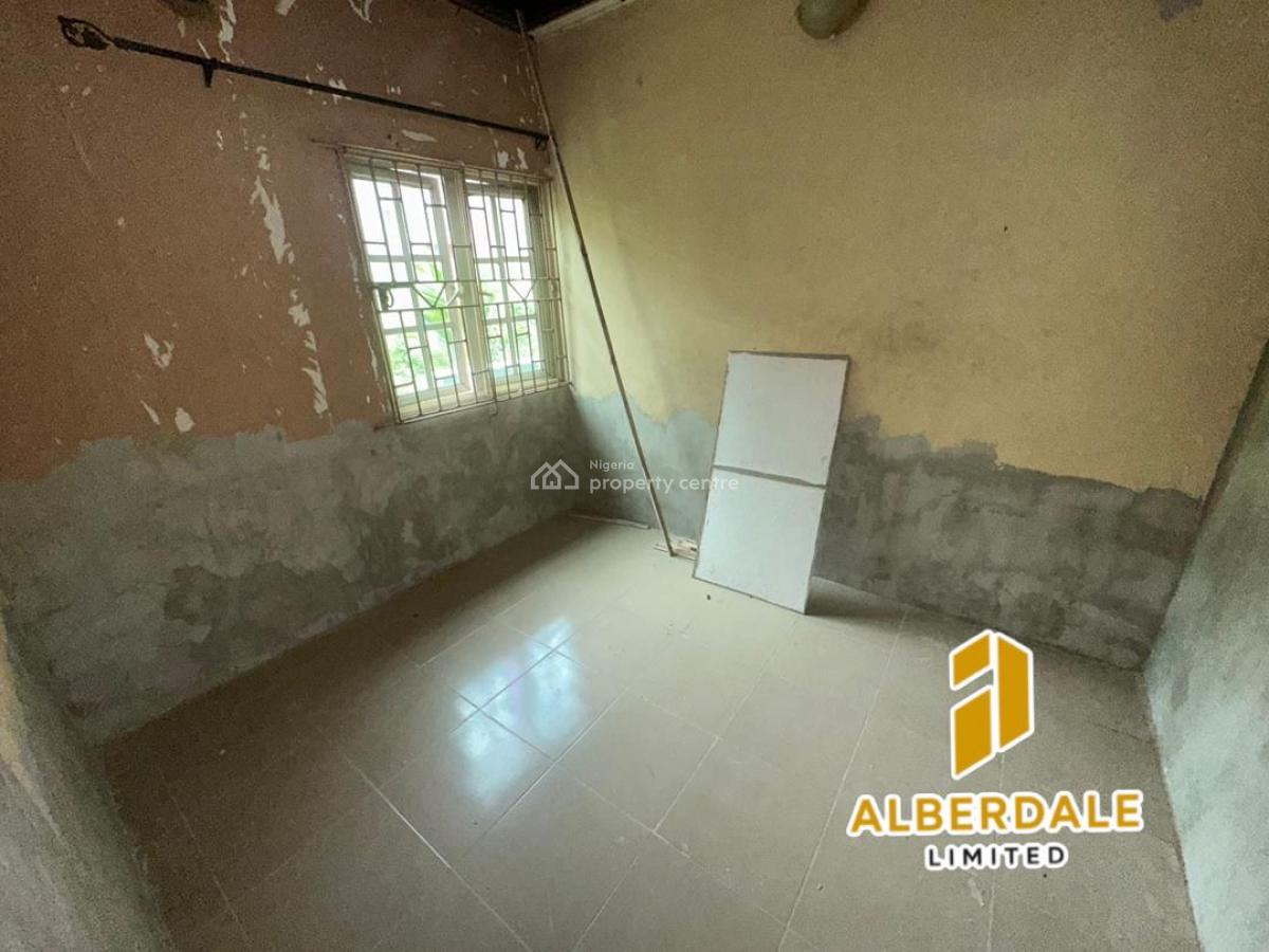 Lovely and Well-maintained Mini Flat, Medina Estate, Gbagada, Lagos, Mini Flat (room and Parlour) for Rent