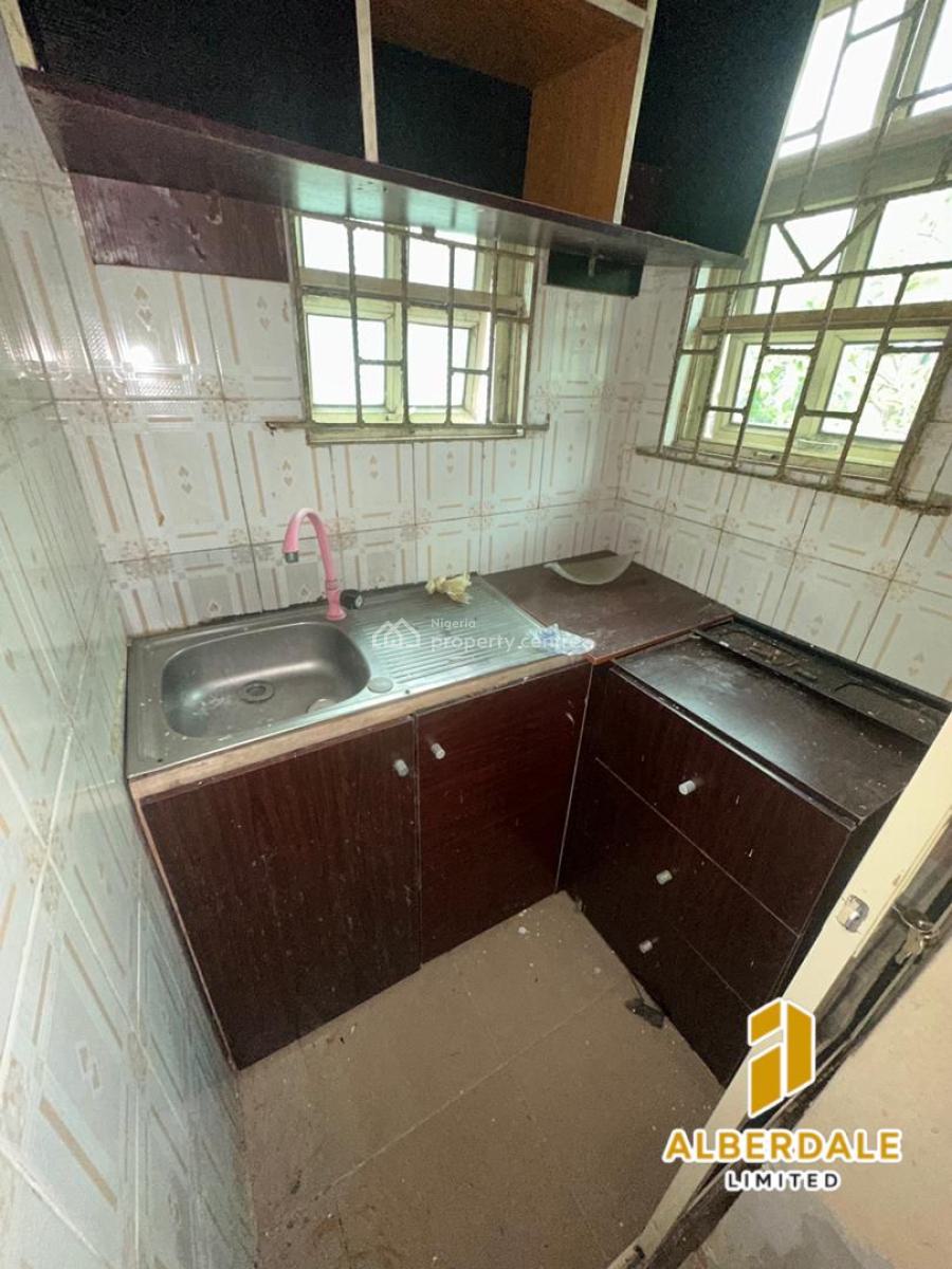 Lovely and Well-maintained Mini Flat, Medina Estate, Gbagada, Lagos, Mini Flat (room and Parlour) for Rent