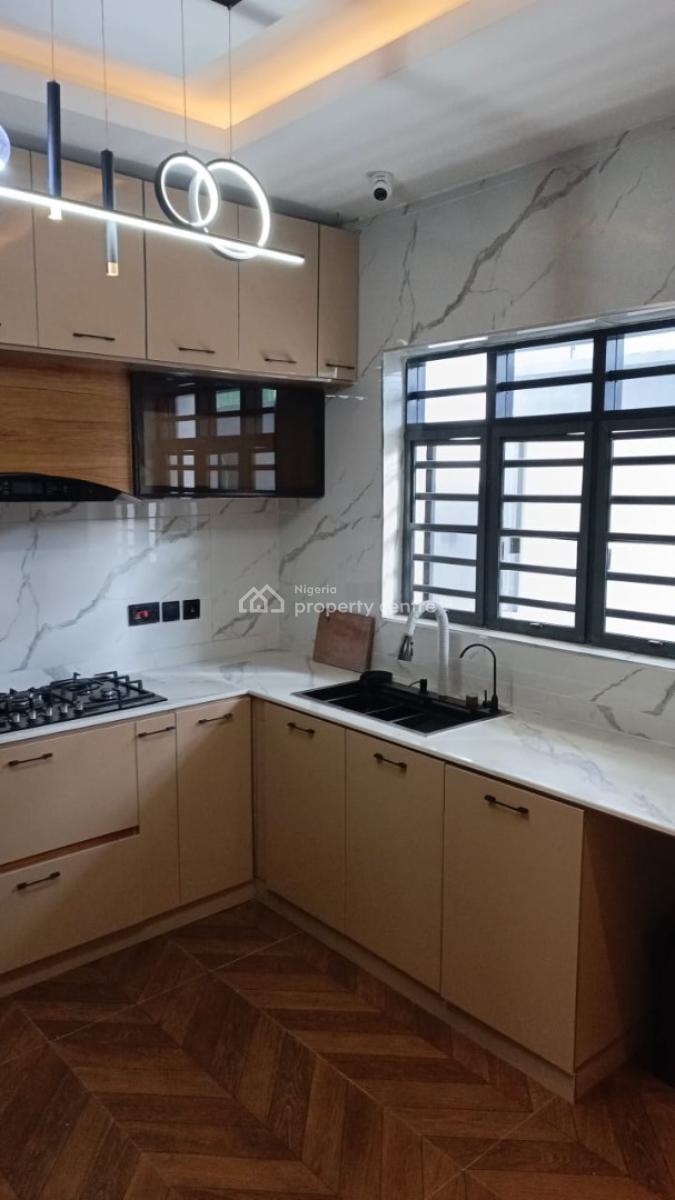 Breathtaking 4 Bedroom Terraced Duplex with  1 Room Servant Quarters, Lekki Right Side, Lekki Phase 1, Lekki, Lagos, Terraced Duplex for Sale