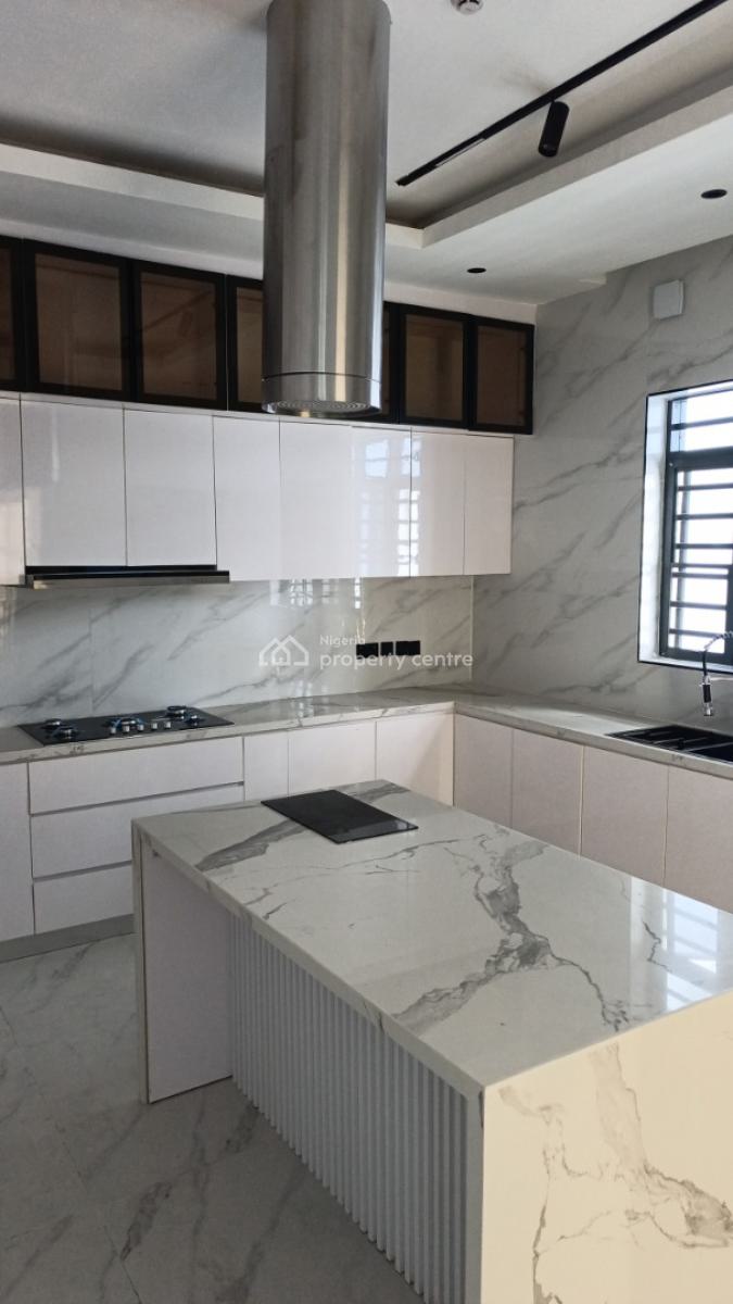 Masterpiece 4 Bedroom Penthouse with 1 Room Boys Quarters., Off Petrocam Filling Station Rd, Lekki Phase 1, Right Side., Lekki Phase 1, Lekki, Lagos, Flat / Apartment for Sale