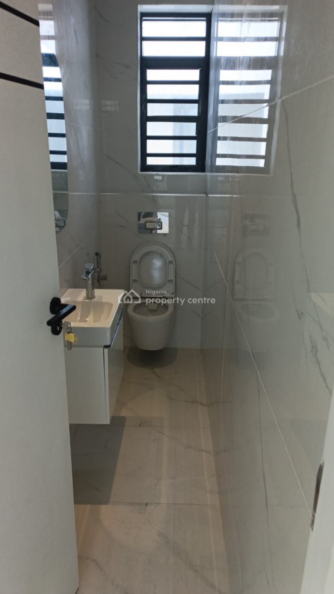 Masterpiece 4 Bedroom Penthouse with 1 Room Boys Quarters., Off Petrocam Filling Station Rd, Lekki Phase 1, Right Side., Lekki Phase 1, Lekki, Lagos, Flat / Apartment for Sale