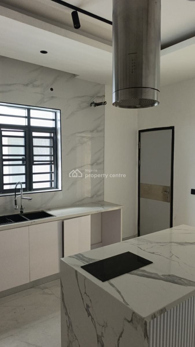 Masterpiece 4 Bedroom Penthouse with 1 Room Boys Quarters., Off Petrocam Filling Station Rd, Lekki Phase 1, Right Side., Lekki Phase 1, Lekki, Lagos, Flat / Apartment for Sale