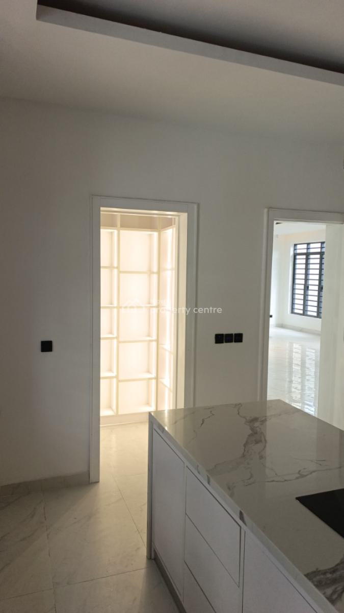 Masterpiece 4 Bedroom Penthouse with 1 Room Boys Quarters., Off Petrocam Filling Station Rd, Lekki Phase 1, Right Side., Lekki Phase 1, Lekki, Lagos, Flat / Apartment for Sale