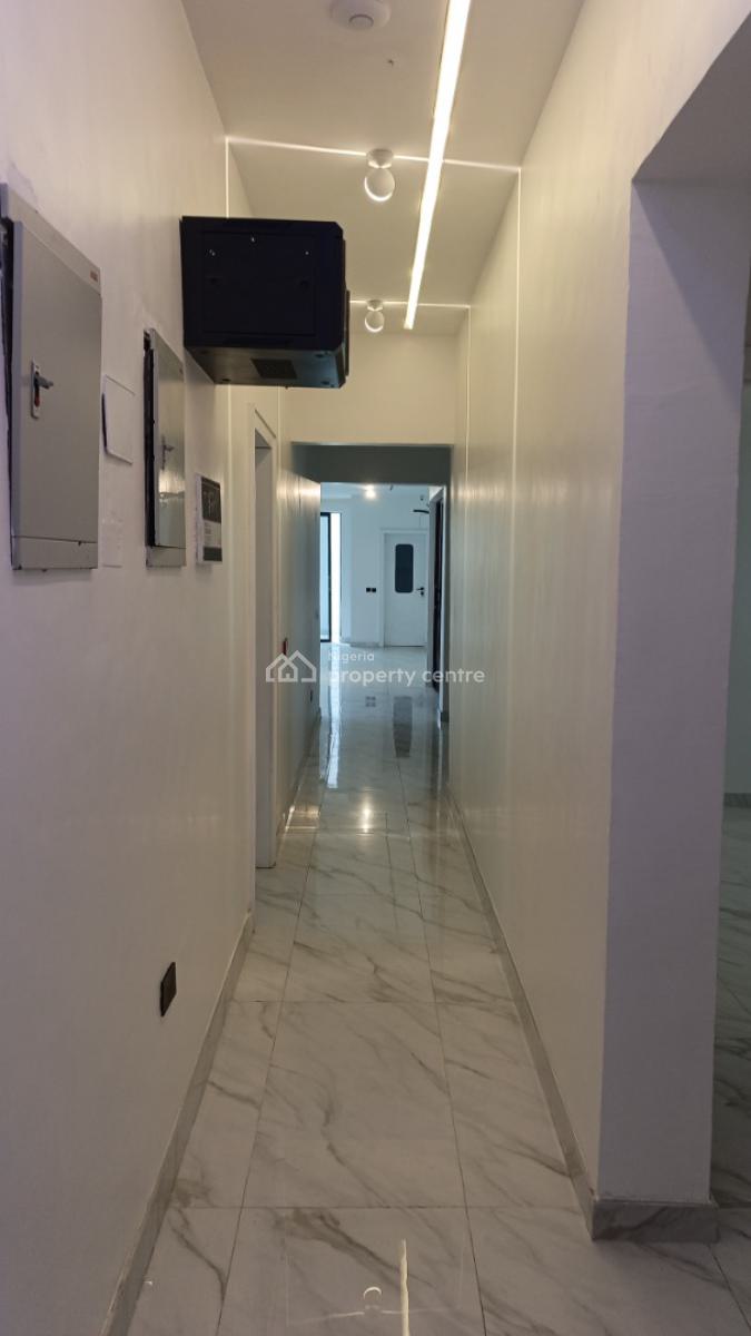Masterpiece 4 Bedroom Penthouse with 1 Room Boys Quarters., Off Petrocam Filling Station Rd, Lekki Phase 1, Right Side., Lekki Phase 1, Lekki, Lagos, Flat / Apartment for Sale