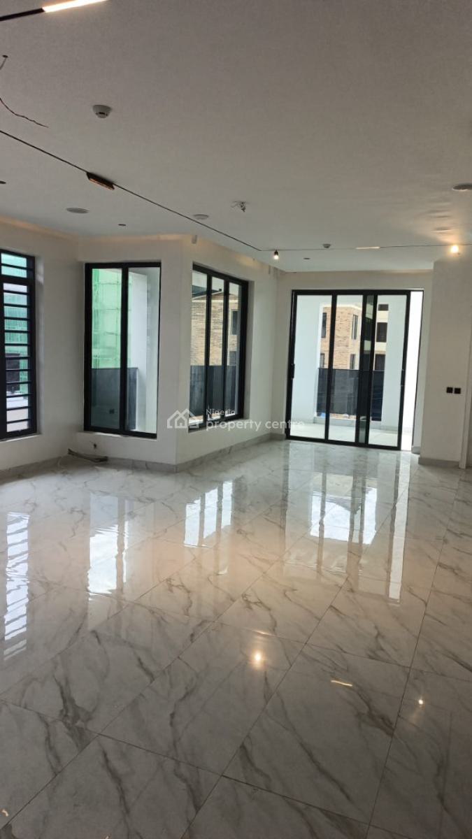 Masterpiece 4 Bedroom Penthouse with 1 Room Boys Quarters., Off Petrocam Filling Station Rd, Lekki Phase 1, Right Side., Lekki Phase 1, Lekki, Lagos, Flat / Apartment for Sale