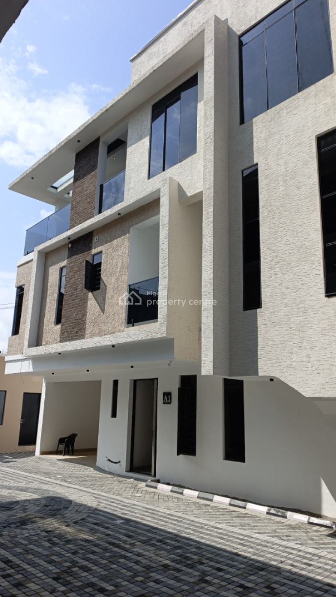 Masterpiece 4 Bedroom Penthouse with 1 Room Boys Quarters., Off Petrocam Filling Station Rd, Lekki Phase 1, Right Side., Lekki Phase 1, Lekki, Lagos, Flat / Apartment for Sale