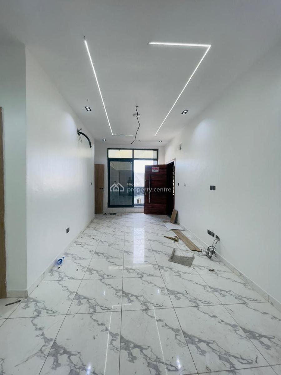 Nicely Built 2 Bedroom Apartment with a Gym and Swimming Pool, Orchid, Lekki, Lagos, Lekki, Lagos, Block of Flats for Sale