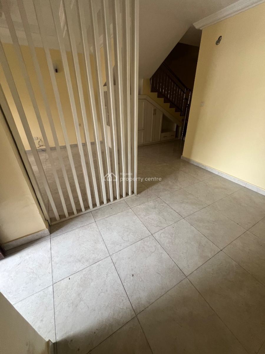Modern & Beautiful 3-bedroom Terrace with Bq in a Secure Gated Estate, Lekki Phase 1, Lekki, Lagos, Flat / Apartment for Rent