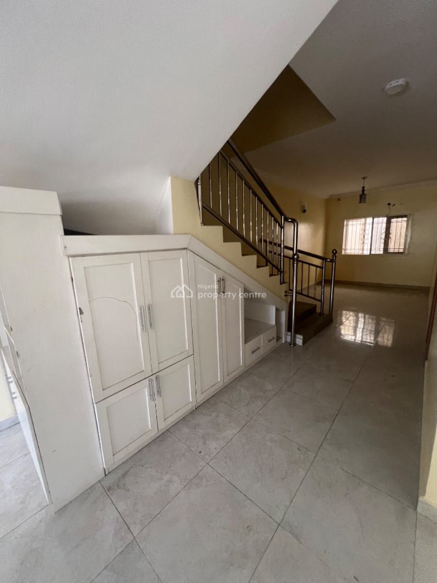 Modern & Beautiful 3-bedroom Terrace with Bq in a Secure Gated Estate, Lekki Phase 1, Lekki, Lagos, Flat / Apartment for Rent