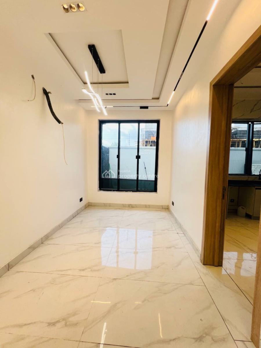 Spacious 4 Bedroom Terrace Duplex with Bq, Inside Lekki Phase 1 Estate, Lekki Phase 1, Lekki, Lagos, Terraced Duplex for Sale