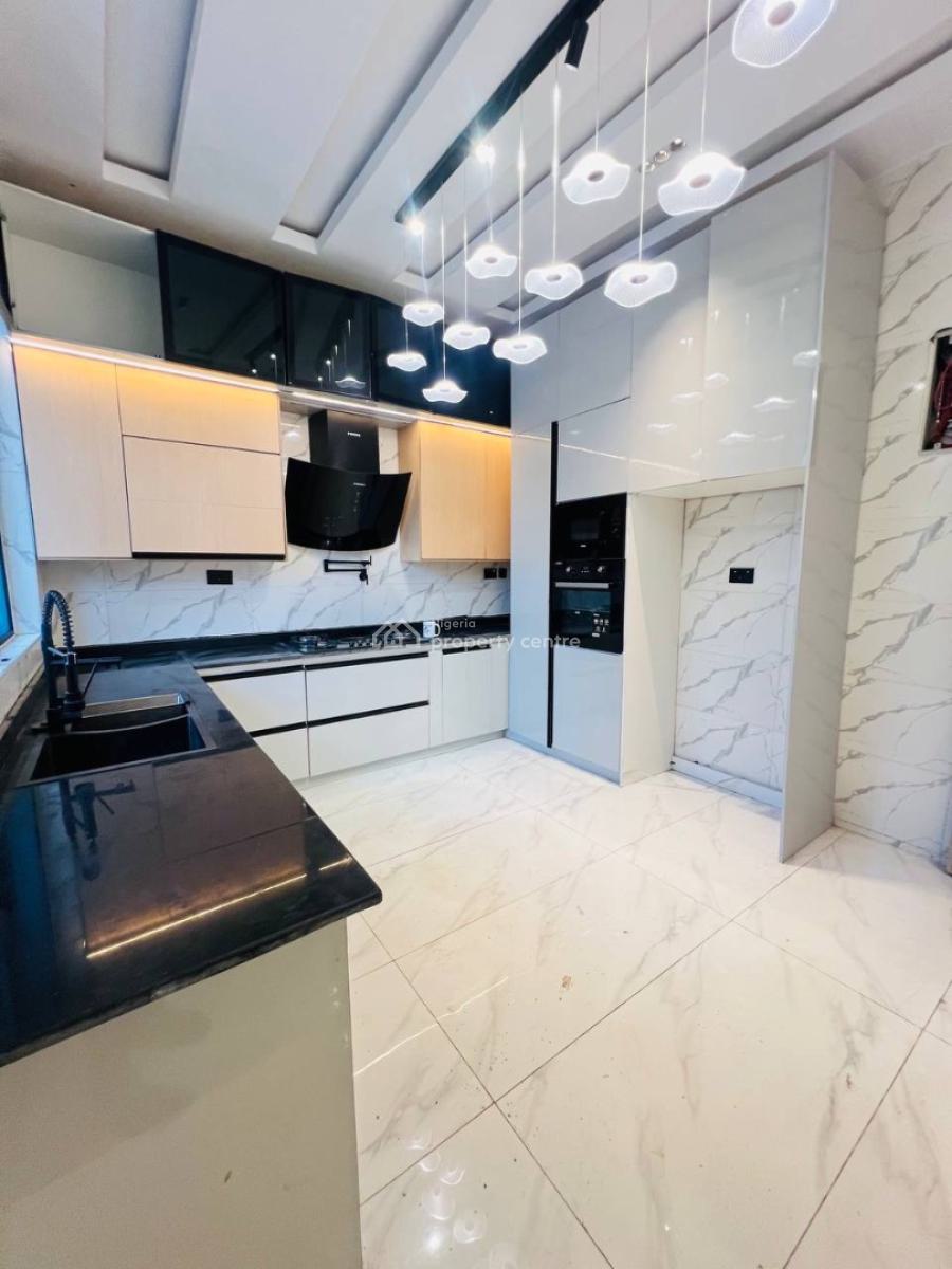 Spacious 4 Bedroom Terrace Duplex with Bq, Inside Lekki Phase 1 Estate, Lekki Phase 1, Lekki, Lagos, Terraced Duplex for Sale