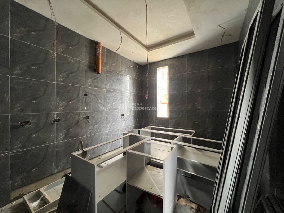 Luxury 2 Bedroom Apartment  Plus Bq, Periwnkle, Lekki Phase 1, Lekki, Lagos, Flat / Apartment for Sale