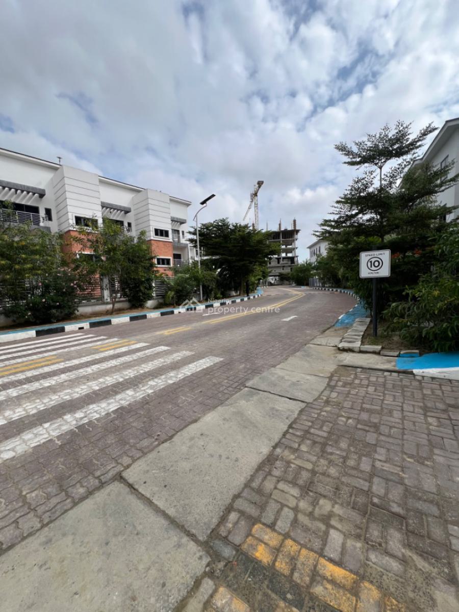 Luxury 2 Bedroom Apartment  Plus Bq, Periwnkle, Lekki Phase 1, Lekki, Lagos, Flat / Apartment for Sale